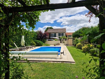 /international/fr/le-bugue-aquitaine-310108974445/?lang=pt