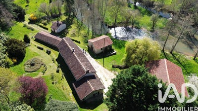 /international/fr/charroux-limousin-310106966745/