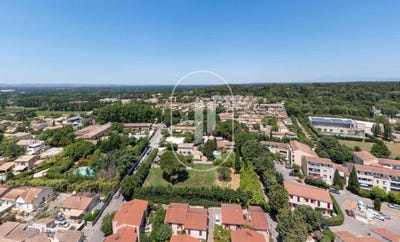 /international/fr/saint-remy-de-provence-provence-alpes-cote-d-azur-310101183092/?lang=en