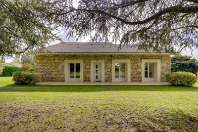 /international/fr/saint-savin-aquitaine-310099433572/