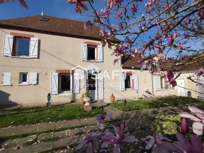 /international/fr/chareil-cintrat-auvergne-310106690203/