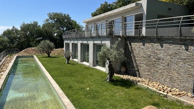 /international/fr/rochefort-du-gard-hh-15942327-rochefort-du-gard-languedoc-roussillon-310102724407/