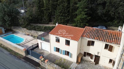 /international/fr/cucugnan-languedoc-roussillon-310100962150/