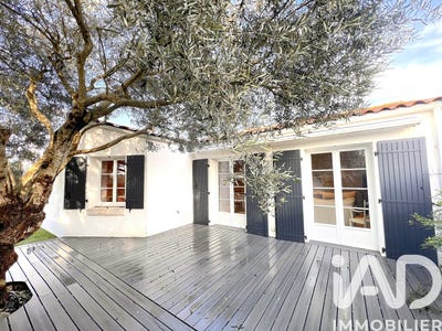 /international/fr/le-chateau-d-oleron-charente-310105240700/