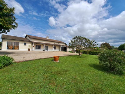 /international/fr/neuvicq-charente-310100286541/