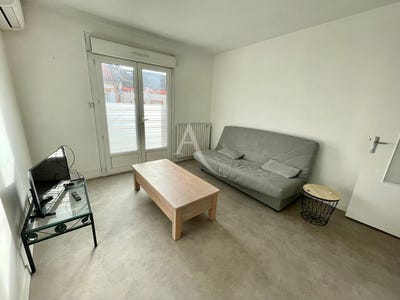 /international/fr/l-isle-jourdain-charente-310105911484/