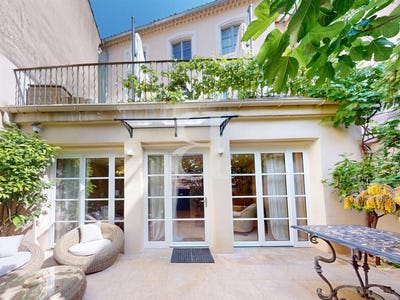 /international/fr/l-isle-sur-la-sorgue-provence-alpes-cote-d-azur-310108677667/