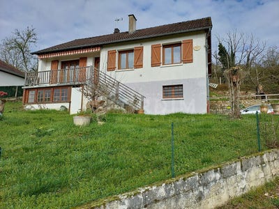 /international/fr/villeneuve-sur-yonne-burgundy-310106825727/