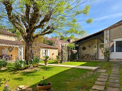 /international/fr/puy-l-eveque-midi-pyrenees-310108261995/