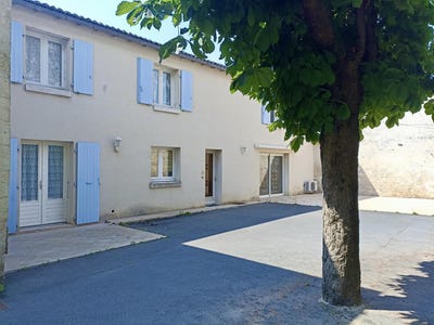 /international/fr/gemozac-charente-310097008050/