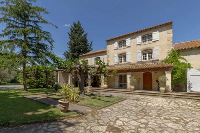 /international/fr/arles-hh-15813880-arles-provence-alpes-cote-d-azur-310100959007/?lang=fr