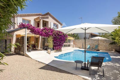 /international/fr/villeneuve-loubet-provence-alpes-cote-d-azur-310101110853/
