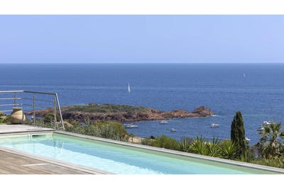 /international/fr/agay-provence-alpes-cote-d-azur-310101357596/?lang=en