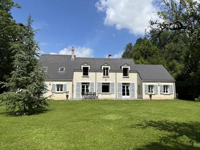 /international/fr/blois-centre-val-de-loire-310100173511/