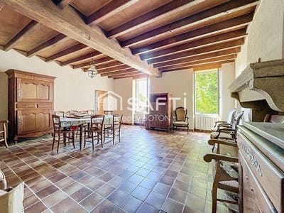 /international/fr/chanteloup-charente-310100830987/