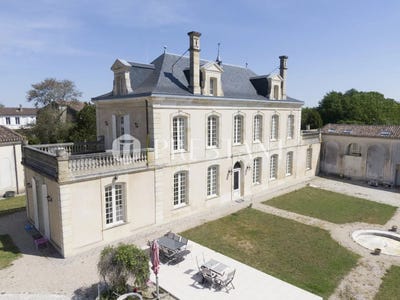 /international/fr/castelnau-de-medoc-aquitaine-310098948623/