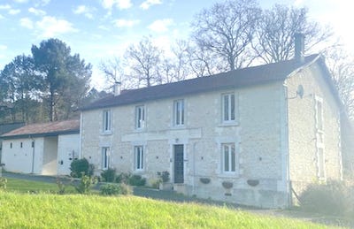 /international/fr/baignes-sainte-radegonde-charente-310098707585/