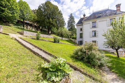 /international/fr/baume-les-dames-franche-comte-310100226748/