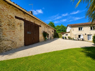 /international/fr/saint-saviol-charente-310108757516/
