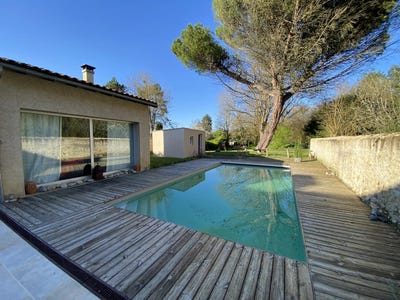 /international/fr/fontaine-le-comte-charente-310106751710/