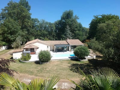 /international/fr/saint-amant-de-boixe-charente-310108865309/