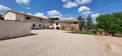 /international/fr/saint-amour-bellevue-hh-15795105-saint-amour-bellevue-burgundy-310100956695/