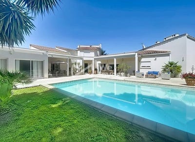 /international/fr/la-grande-motte-languedoc-roussillon-310109112390/
