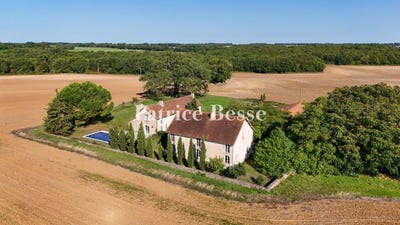 /international/fr/poitiers-charente-310102589034/