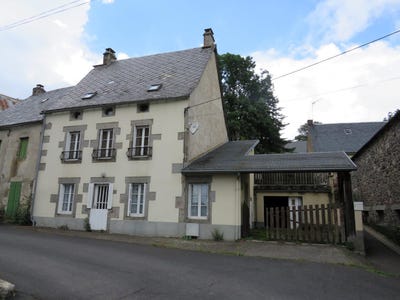 /international/fr/beaune-le-froid-murol-auvergne-310098792661/