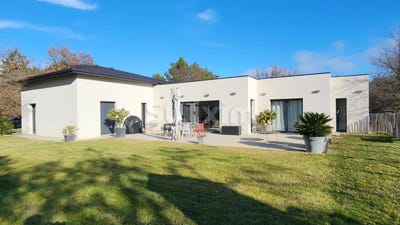 /international/fr/grignan-rhone-310096730291/