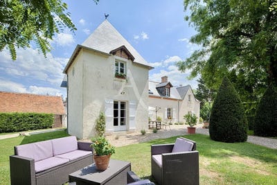 /international/fr/cheverny-centre-val-de-loire-310107766745/