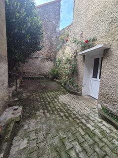 /international/fr/ebreuil-auvergne-310108430333/