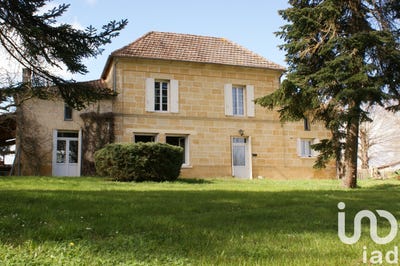 /international/fr/mouliets-et-villemartin-aquitaine-310098797941/