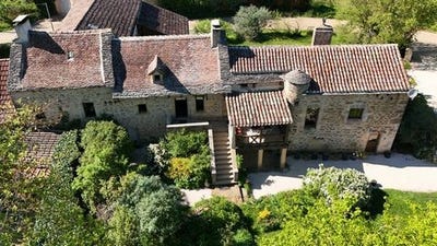 /international/fr/caylus-midi-pyrenees-310101388681/