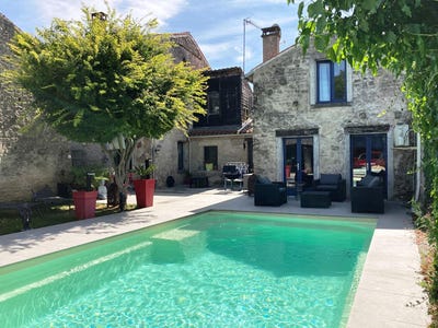 /international/fr/coulonges-sur-l-autize-charente-310101375993/