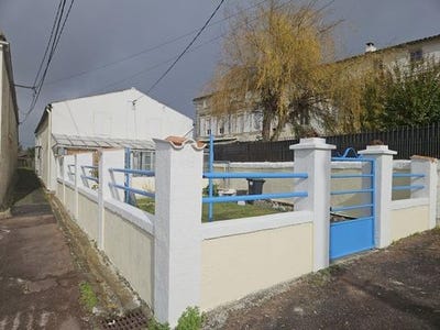/international/fr/saintes-charente-310103180773/