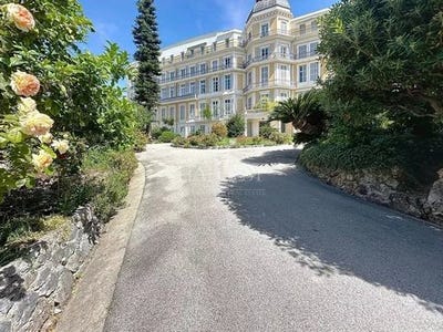 /international/fr/menton-provence-alpes-cote-d-azur-310108565613/