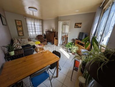 /international/fr/quimper-brittany-310099043394/