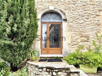 /international/fr/montaren-et-saint-mediers-languedoc-roussillon-310103094366/