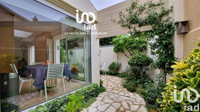/international/fr/la-rochelle-franche-comte-310094856191/