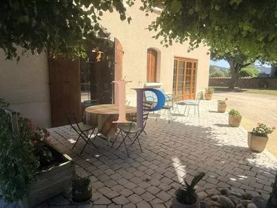 /international/fr/charlieu-rhone-310109126833/