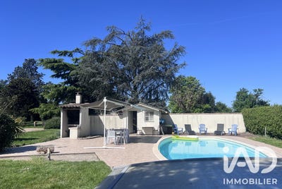 /international/fr/castillon-la-bataille-aquitaine-310107359847/