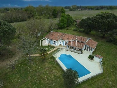 /international/fr/castelnau-d-auzan-labarrere-midi-pyrenees-310098842295/