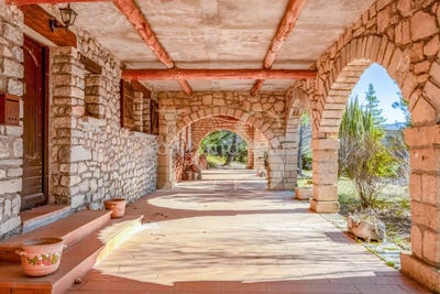 /international/fr/montguers-rhone-310098841729/