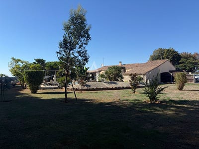 /international/fr/la-bretonniere-la-claye-pays-de-la-loire-310110347386/