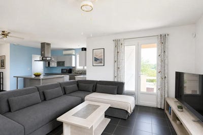 /international/fr/rousson-languedoc-roussillon-310108995365/
