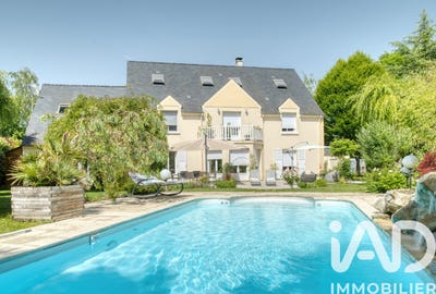 /international/fr/pierrefonds-picardie-310108419365/