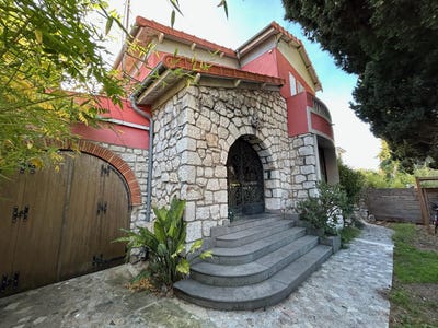 /international/fr/cagnes-sur-mer-provence-alpes-cote-d-azur-310101176239/