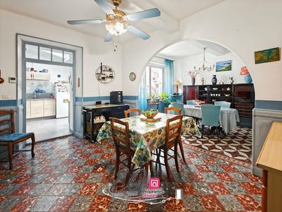/international/fr/caunes-minervois-languedoc-roussillon-310106681962/