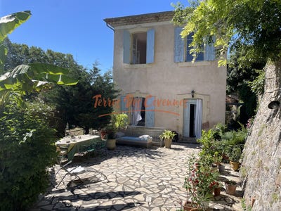 /international/fr/anduze-languedoc-roussillon-310107070364/